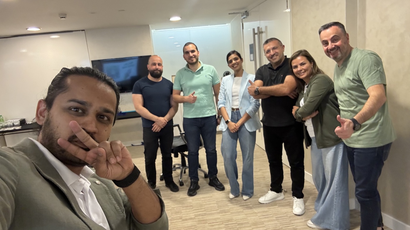 Yasir Rizvi facilitating a leadership workshop